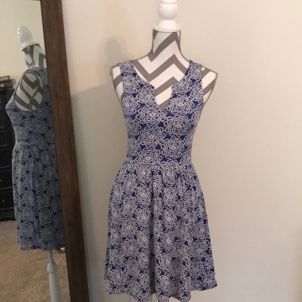 *Everly* Blue Floral lace dress size Small